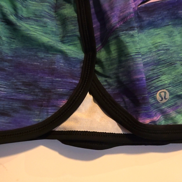 Lululemon Athletic Shorts with liner 2.5 inseam - Picture 7 of 7